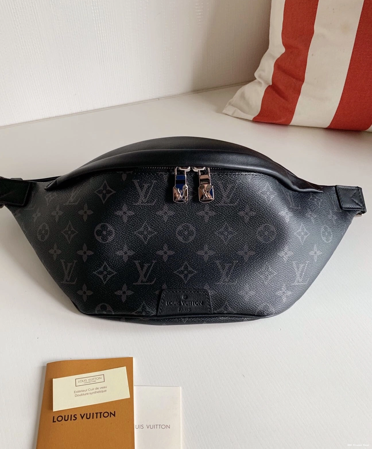 AAA Replica Ru DISCOVERY BUMBAG LOUIS VUITTON 0814